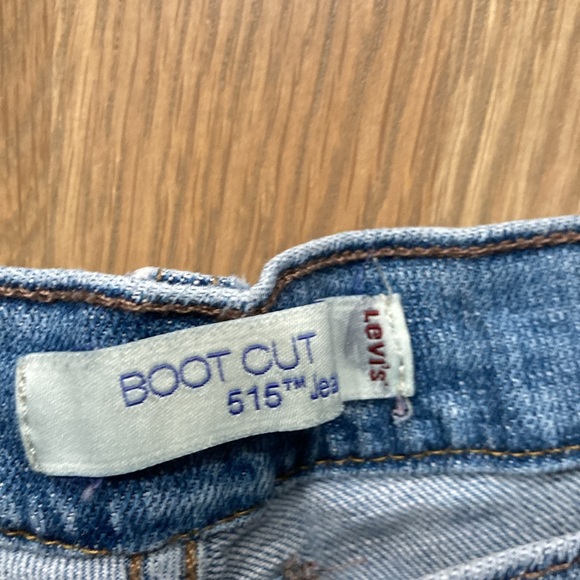 Levi’s Women’s 515 Light Wash Blue Cotton Boot Cut Denim Jeans - Picture 7 of 8